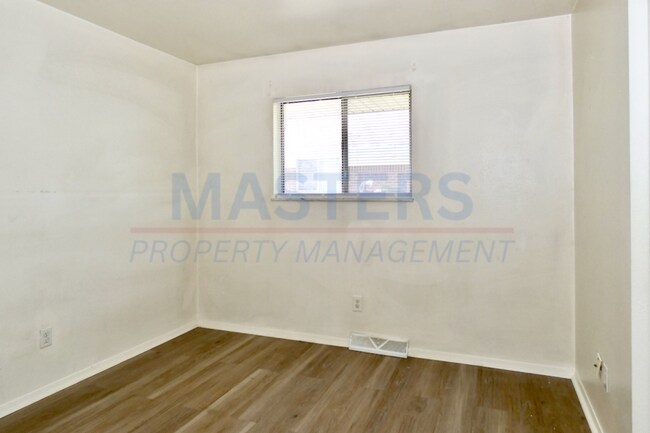 Building Photo - 5765 Steffens Ave