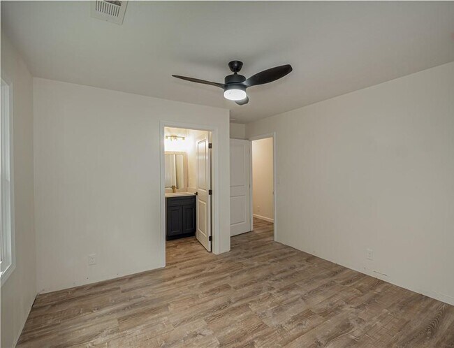 Building Photo - 4505 Myrtle Hill Rd NE