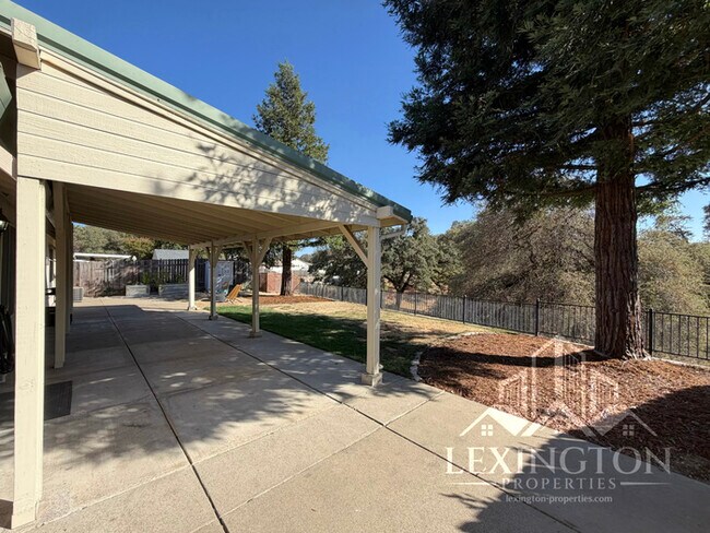 Building Photo - Pristine, single-story, 3bd/2ba, Home in Cameron Park!
