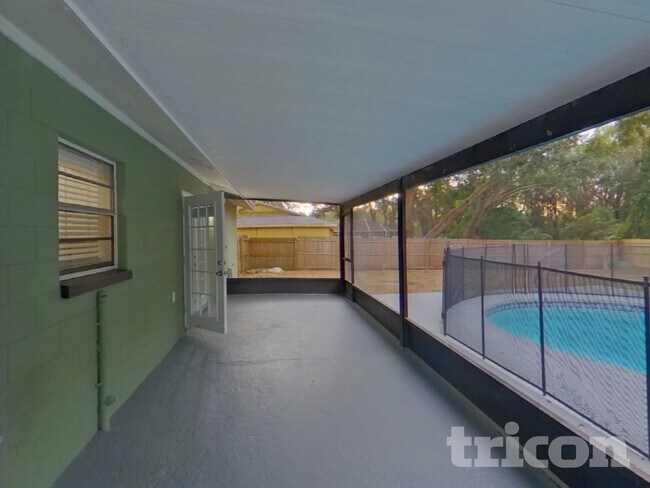 Building Photo - 2218 Village Ct