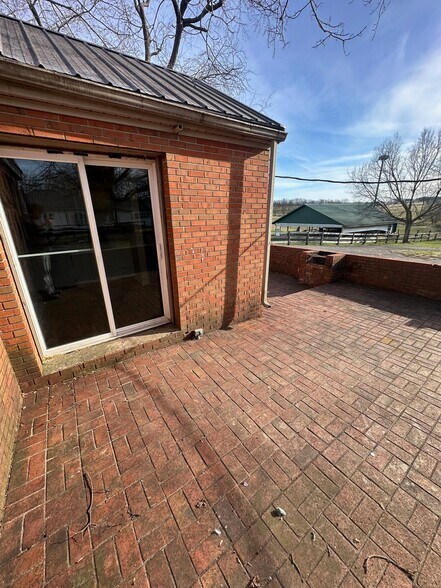 Building Photo - 3819 Millersburg Ruddles Mill Rd