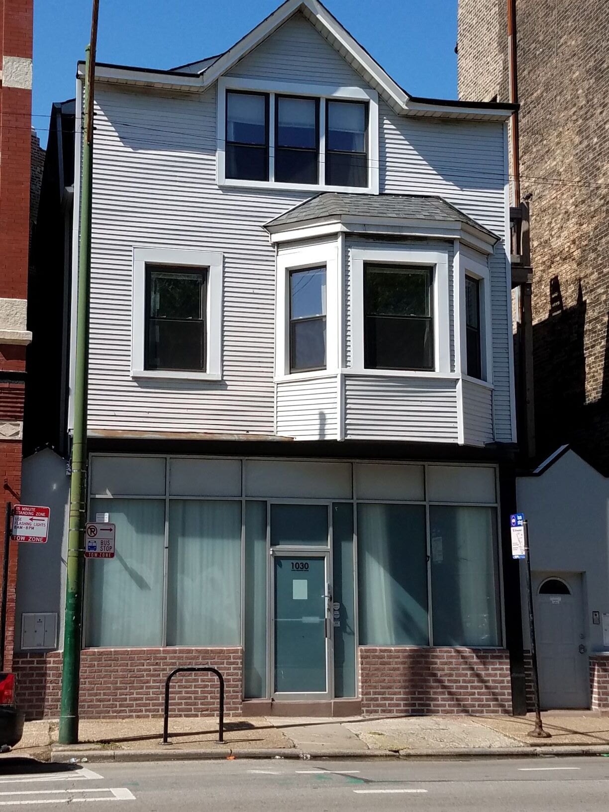 Building Photo - 1030 N Milwaukee Ave