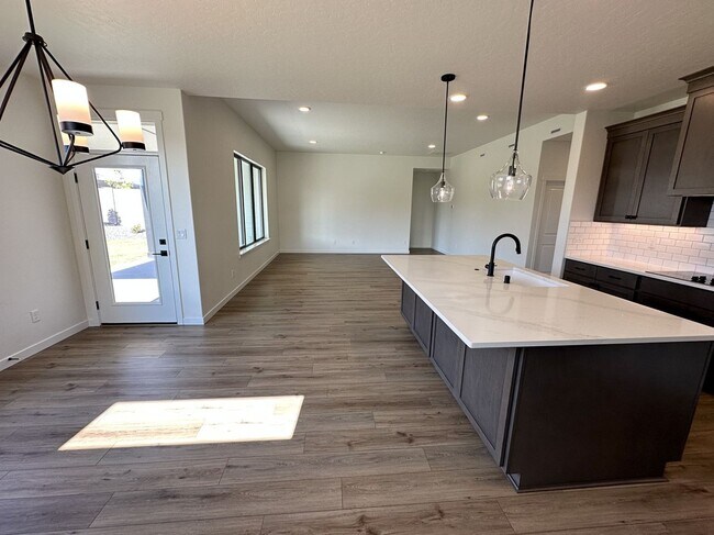 Building Photo - Brand New 3-Bed, 2-Bath Home for Lease – 1,877 sq ft in South Richland
