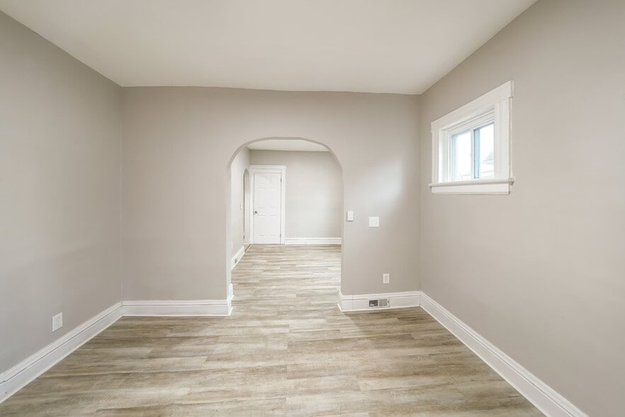 Building Photo - 441 Cottage St