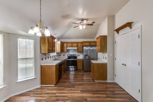 Building Photo - 5316 Trail Dr