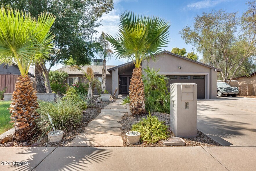 Building Photo - 2933 W Muriel Dr
