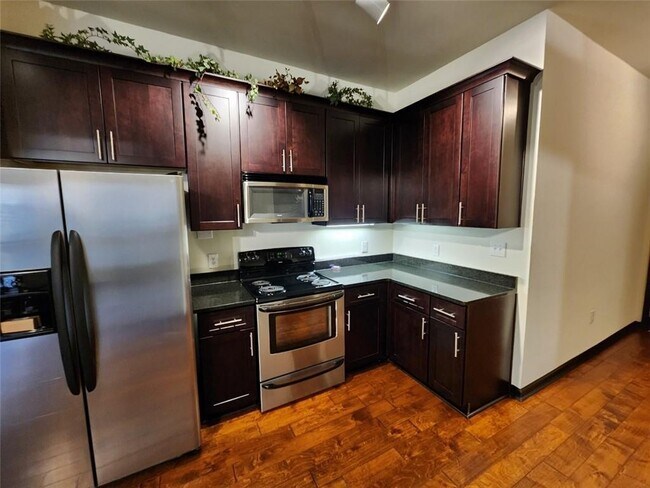 Building Photo - 5300 Peachtree Rd