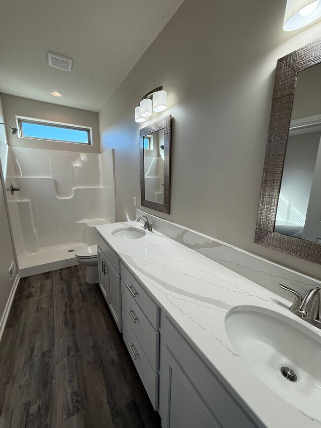 Building Photo - Located in SE Lincoln! Newer ranch townhome with 2 stall garage. Spacious 3 bedrooms/3 bathroom, ...