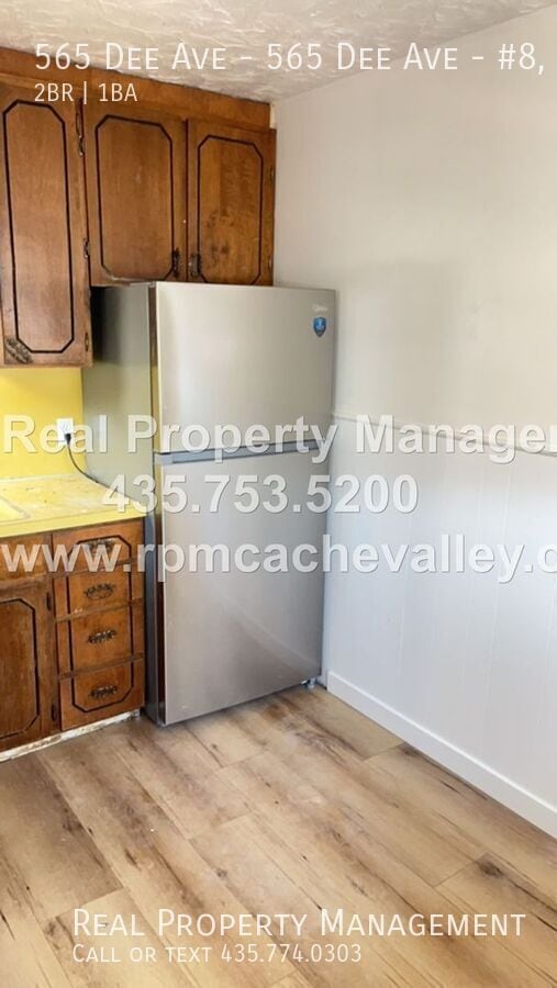 Building Photo - 565 Dee Ave