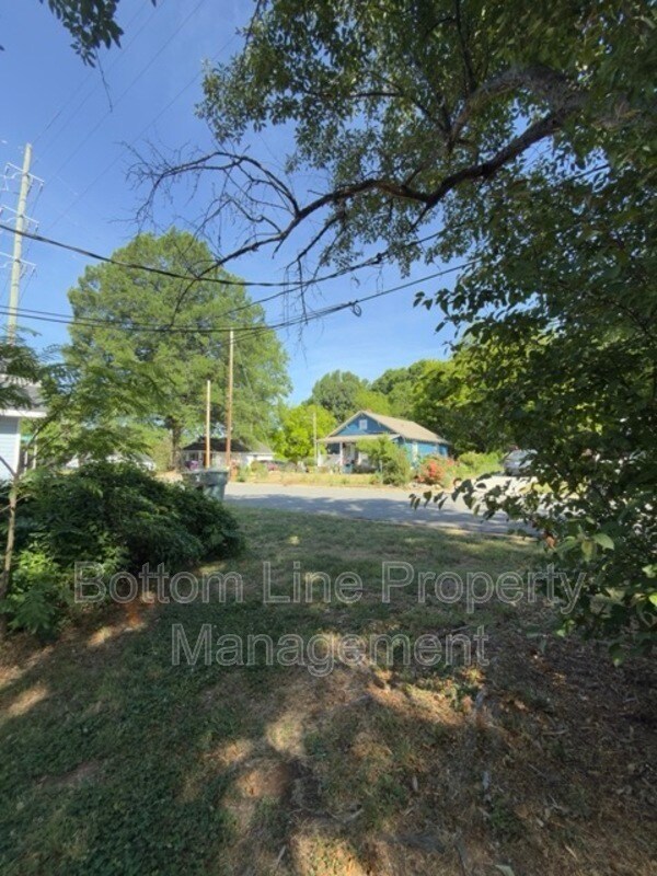 Building Photo - 161 Cannon Ave NW