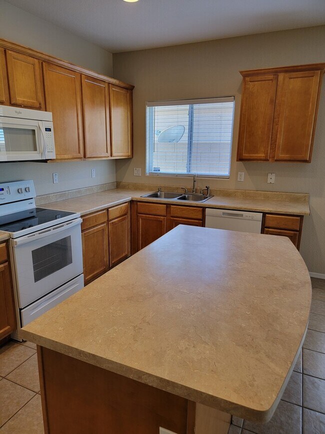 Building Photo - Fantastic 4-Bedroom, 2-Bathroom home For Rent in Avondale!