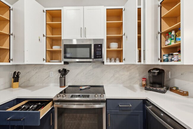 Building Photo - 2901 Indiana St