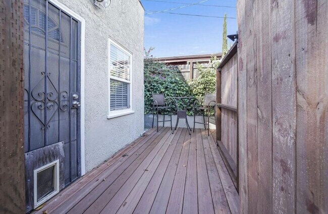 Building Photo - 1611 Talmadge St