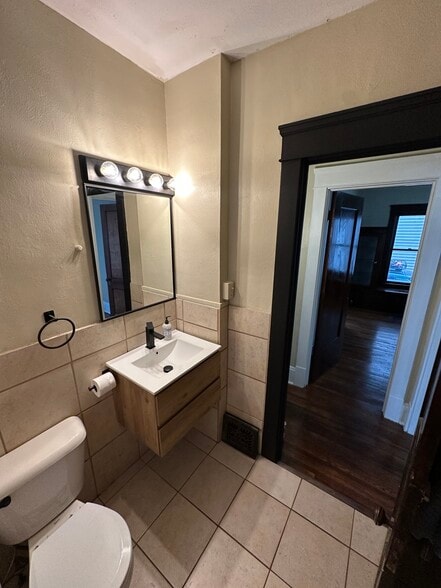 Bathroom - 1302 W 102nd St