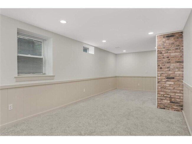 Building Photo - 14682 Dominica Ct