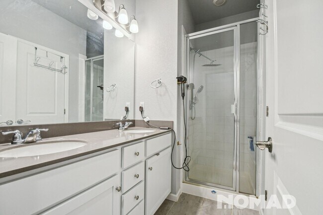 Building Photo - Charming 3BR Townhome in Castle Pines