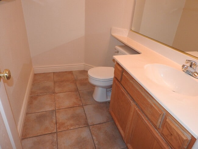 Building Photo - Beautiful Granite Bay Home in Gated Community