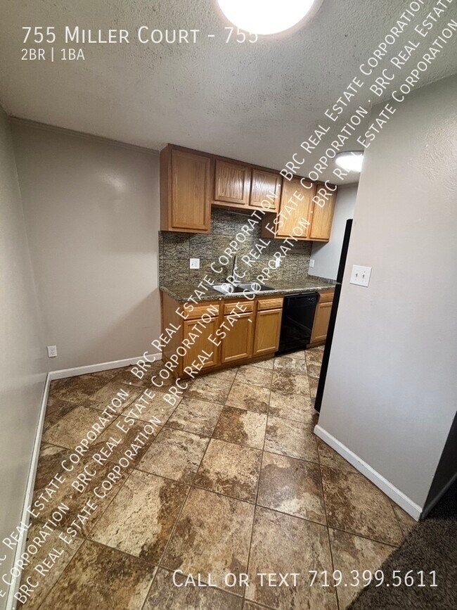 Building Photo - 755 Miller Ct