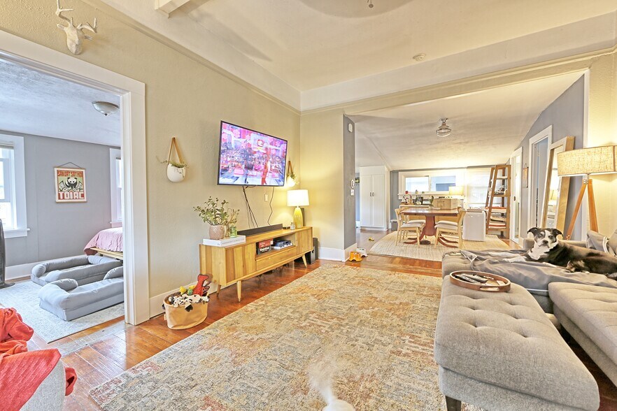 Building Photo - 5825 SE Holgate Blvd Unit A