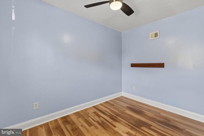 Building Photo - 2437 Iverson St