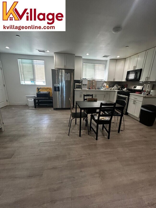 Building Photo - Convenient, Affordable Co-Living near USC
