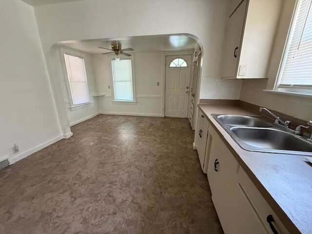 Building Photo - 1172 McKinley St NE