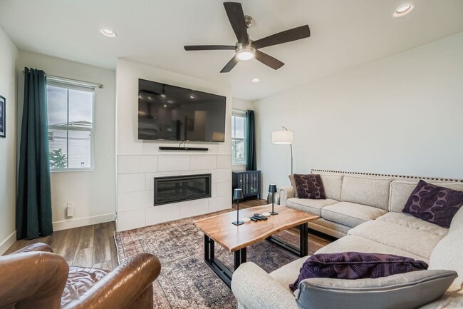Building Photo - Gorgeous contemporary home in Morgan Hill,...
