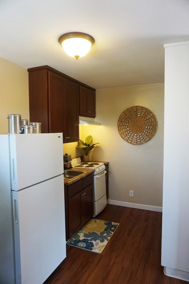 Building Photo - Elivia Apartments