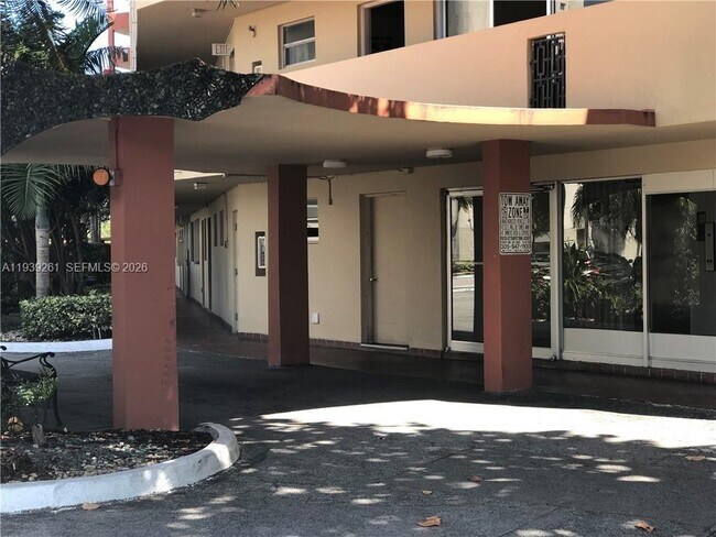 Building Photo - 1750 NE 191st St