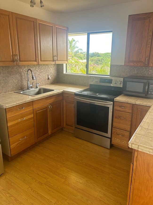 Building Photo - 3bd / 2ba Duplex Unit – Poipu Rd – Pet Friendly