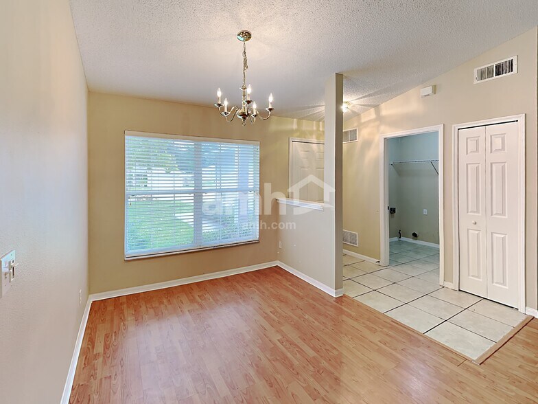 Building Photo - 12131 Woodglen Cir