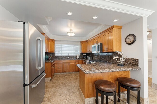 Building Photo - 14022 Elmbrook Dr