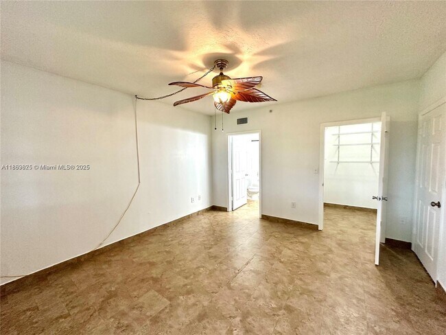 Building Photo - 231 SW 116th Ave
