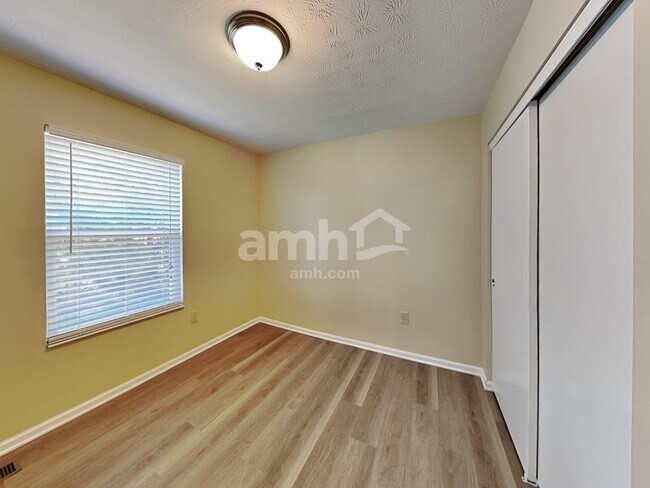 Building Photo - 545 Weeping Willow Ln