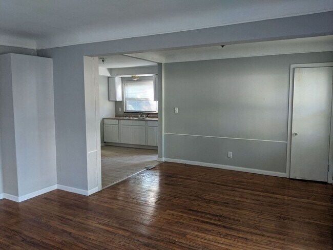 Building Photo - Charming 3-Bedroom Home and 1 Bath for Rent!