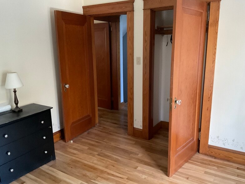 2nd bedroom - 411 NE Main St