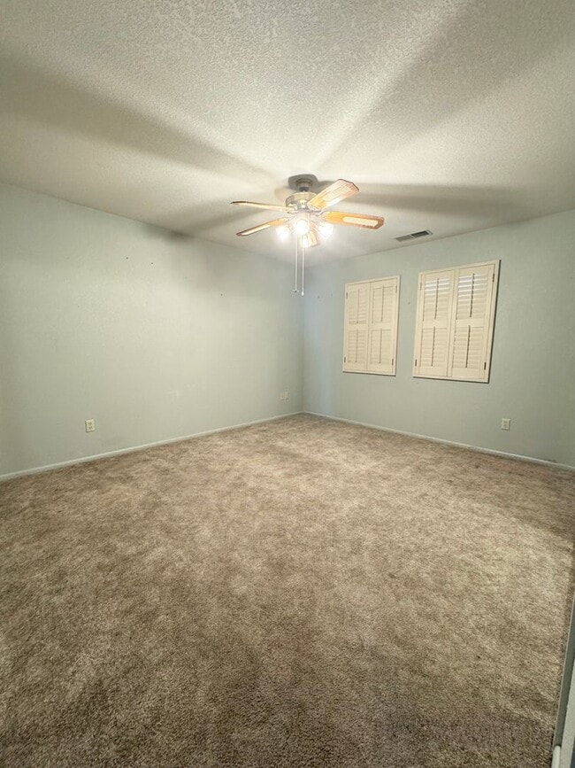Building Photo - 1855 Gold Hills Dr