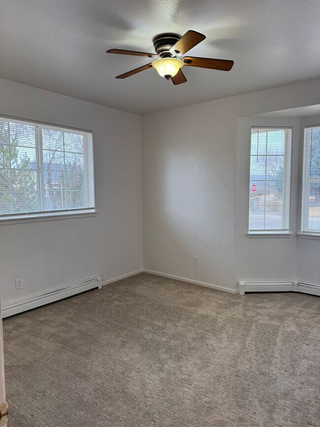 Building Photo - Spacious Single-Level Home in the Redlands w/ Private Yard & Thoughtful Layout!!!