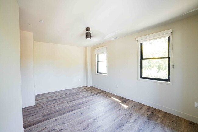 Building Photo - Rhine House Lofts