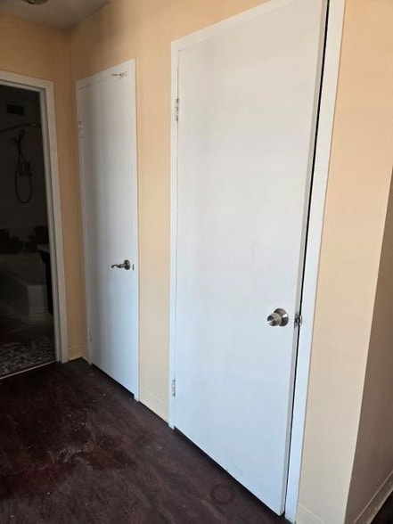 Building Photo - 6160 N Damen Ave