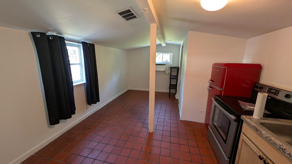 Building Photo - 3232 Carrington Dr