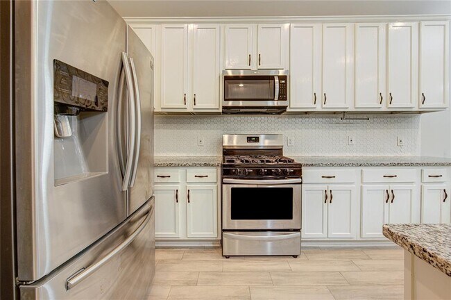 Building Photo - 3805 Shelby Cir