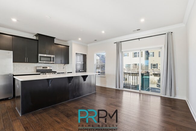 Building Photo - 49 Itasca Dr