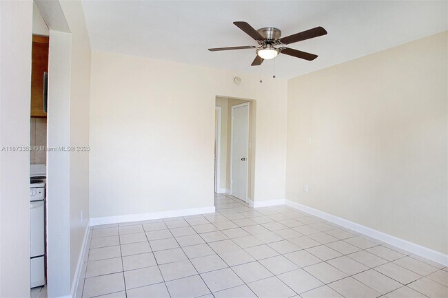 Building Photo - 1225 SW 7th St
