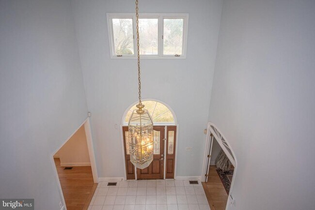 Building Photo - 9700 Grenadier Ct