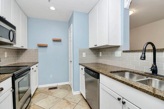 Building Photo - 3721 Picasso Court