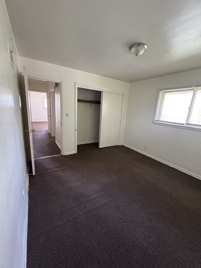Building Photo - 6426 N 87th St