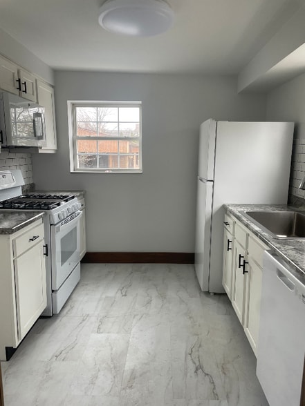 Building Photo - 1214 Fell Ave