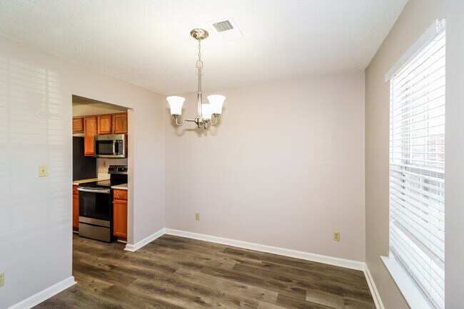 Building Photo - 6997 Luxor Ln