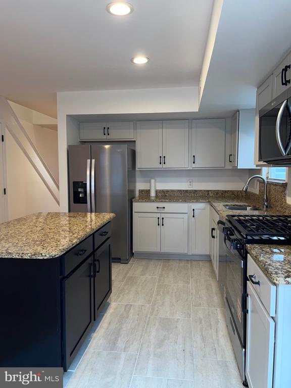 Building Photo - 1324 N Hancock St